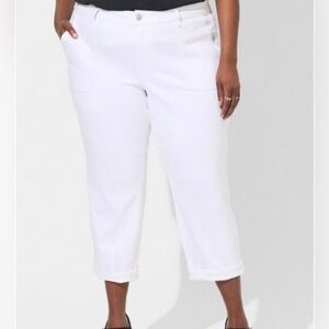 Torrid Crop Boyfriend Straight Vintage Stretch Mid-Rise Jeans Plus 30 White